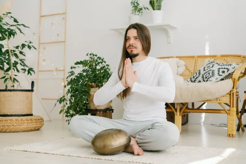 O Cantinho do Equilíbrio: Como Criar Espaços de Meditação e Yoga na sua Reforma sem Sacrificar Metros Quadrados